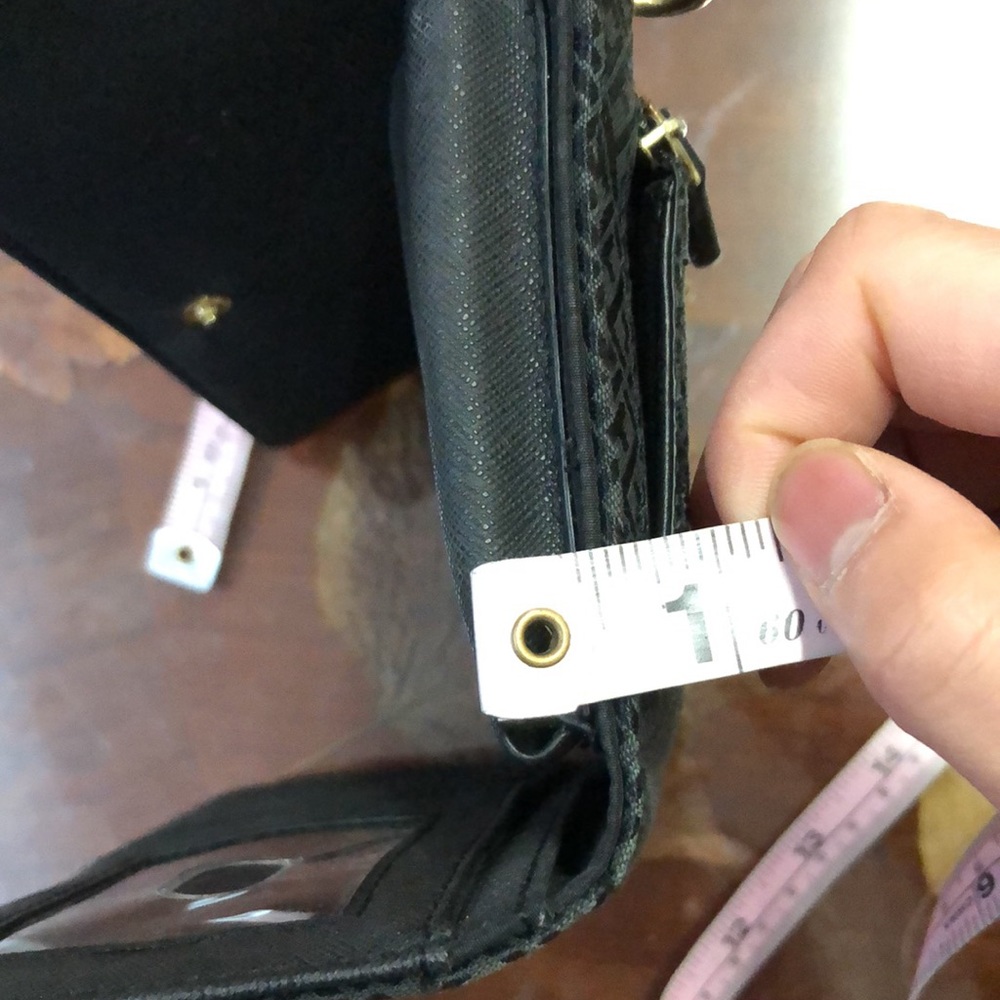 SOLD Tommy Hilfiger wallet - Picture 10 of 10